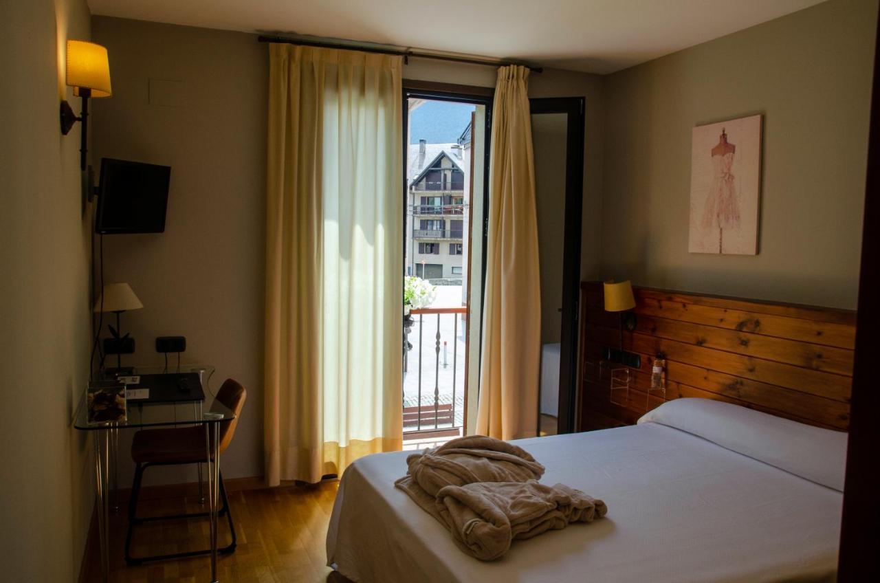 Hotel Albares 3*