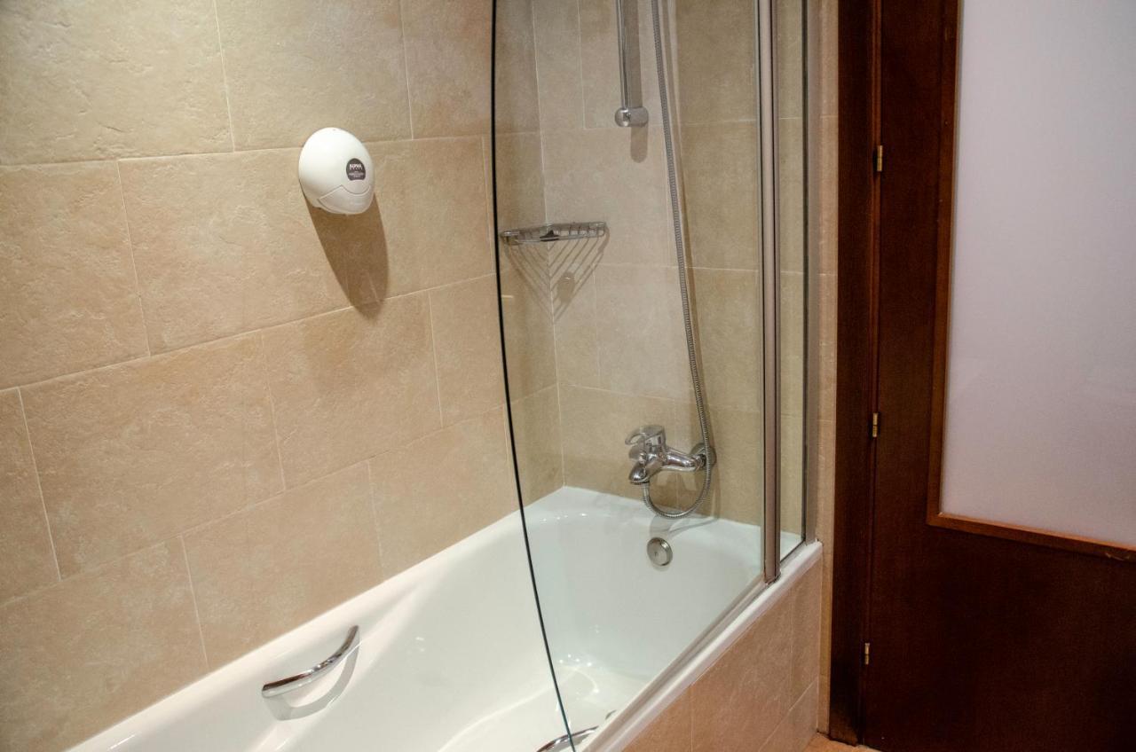 Albares Hotel 3*
