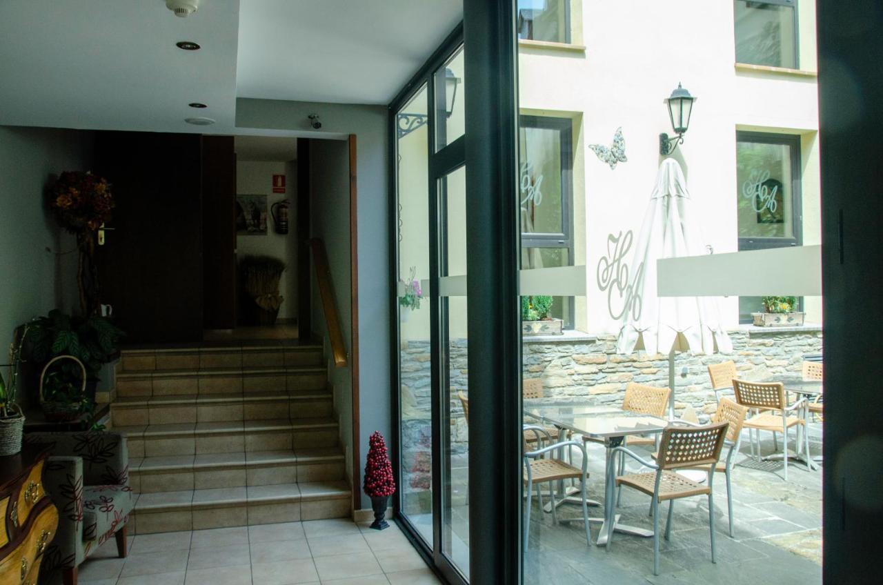Albares Hotel