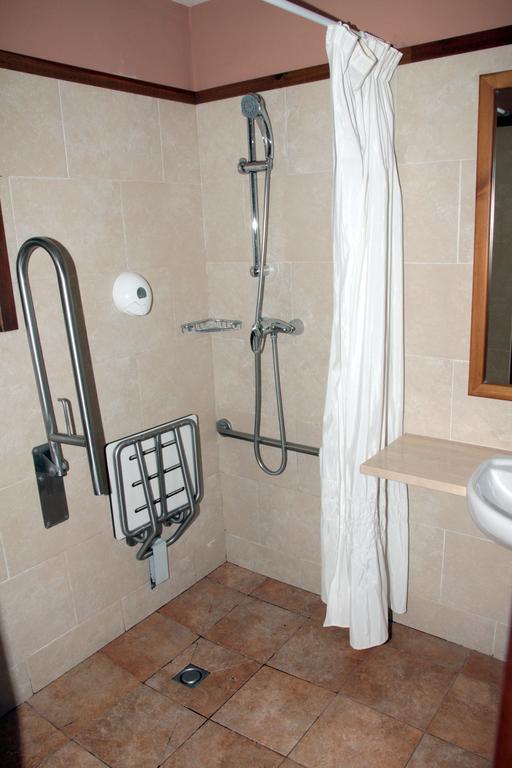 Hotel Albares 3*